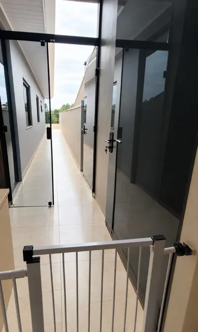 Casa 2 quartos sendo 1 suite